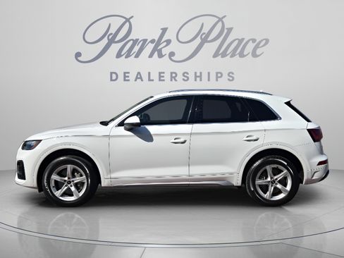 Used 2023 Audi Q5 2.0T Premium w/ Convenience Package AWD/4WD image 2