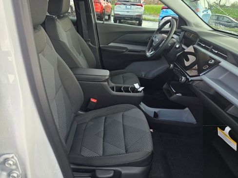 New 2027 Chevrolet Bolt LT w/ Comfort Package FWD image 4