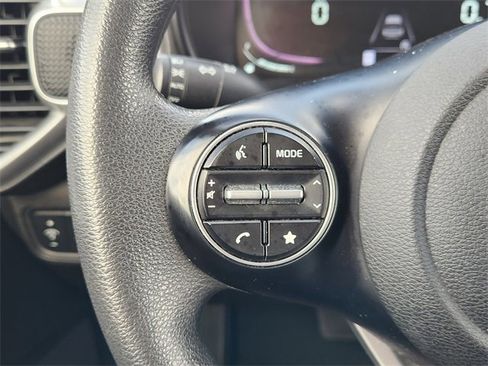 Used 2023 Kia Soul LX image 28