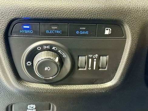 Used 2022 Jeep Grand Cherokee Trailhawk image 26