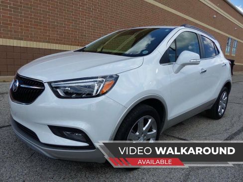 Used 2019 Buick Encore Essence w/ Experience Buick Package AWD/4WD image 2