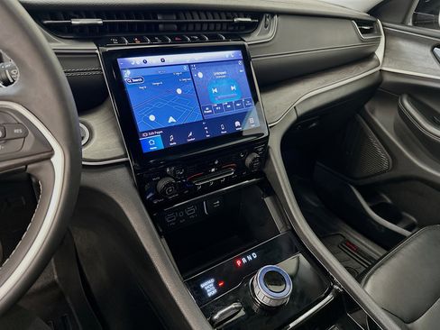 Used 2023 Jeep Grand Cherokee L Limited image 26