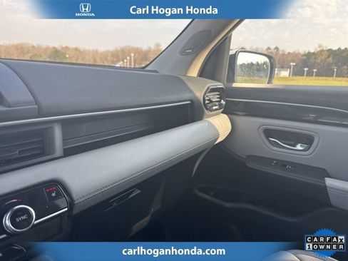 Used 2024 Honda Pilot Touring image 25