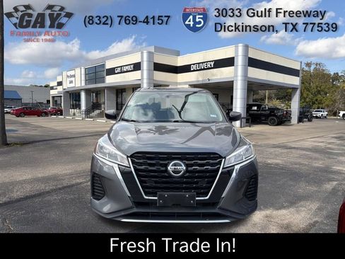 Used 2021 Nissan Kicks S image 3