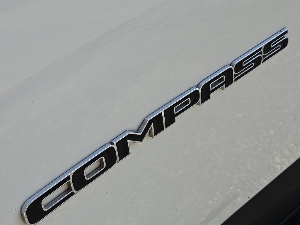 Used 2025 Jeep Compass Limited AWD/4WD image 12