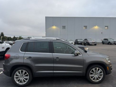 Used 2014 Volkswagen Tiguan SE FWD image 11
