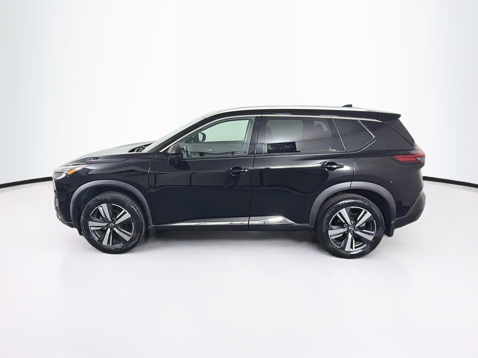 Used 2023 Nissan Rogue SL FWD image 4