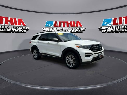 Used 2020 Ford Explorer XLT w/ Equipment Group 202A AWD/4WD image 2