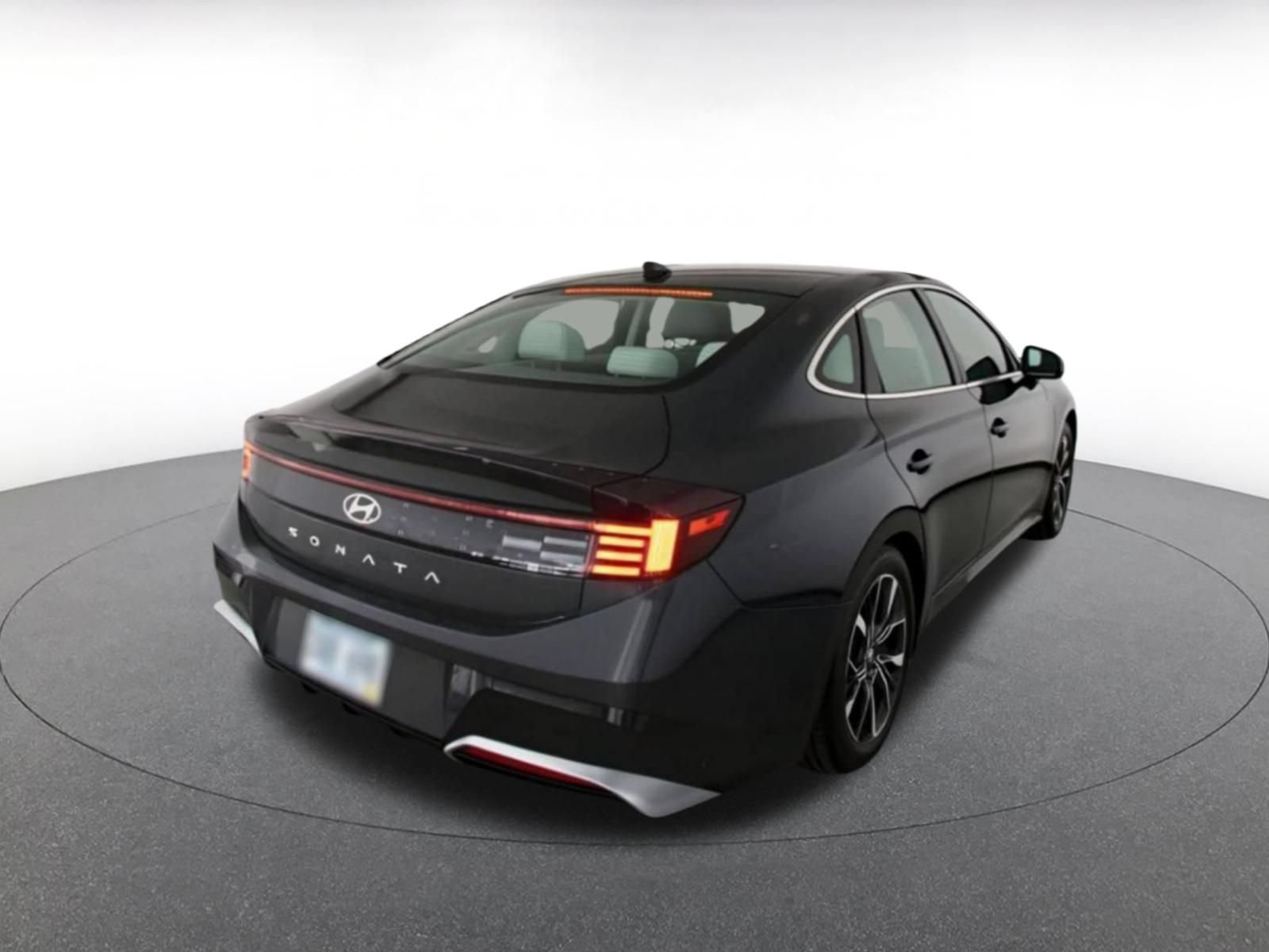 Used 2025 Hyundai Sonata SEL FWD image 9