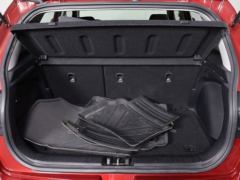 Certified 2024 Hyundai Venue SEL FWD image 15