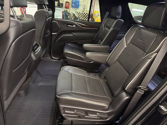 Used 2022 Cadillac Escalade Premium Luxury AWD/4WD image 22