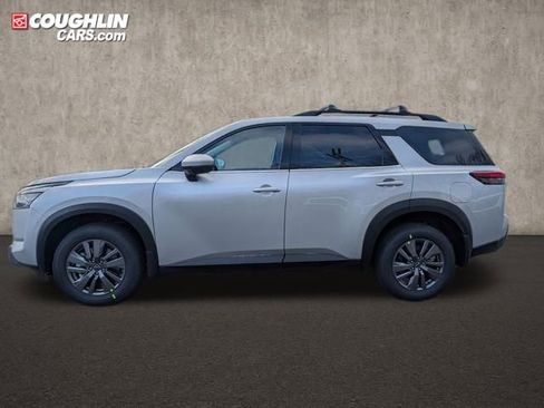 New 2025 Nissan Pathfinder SL image 5