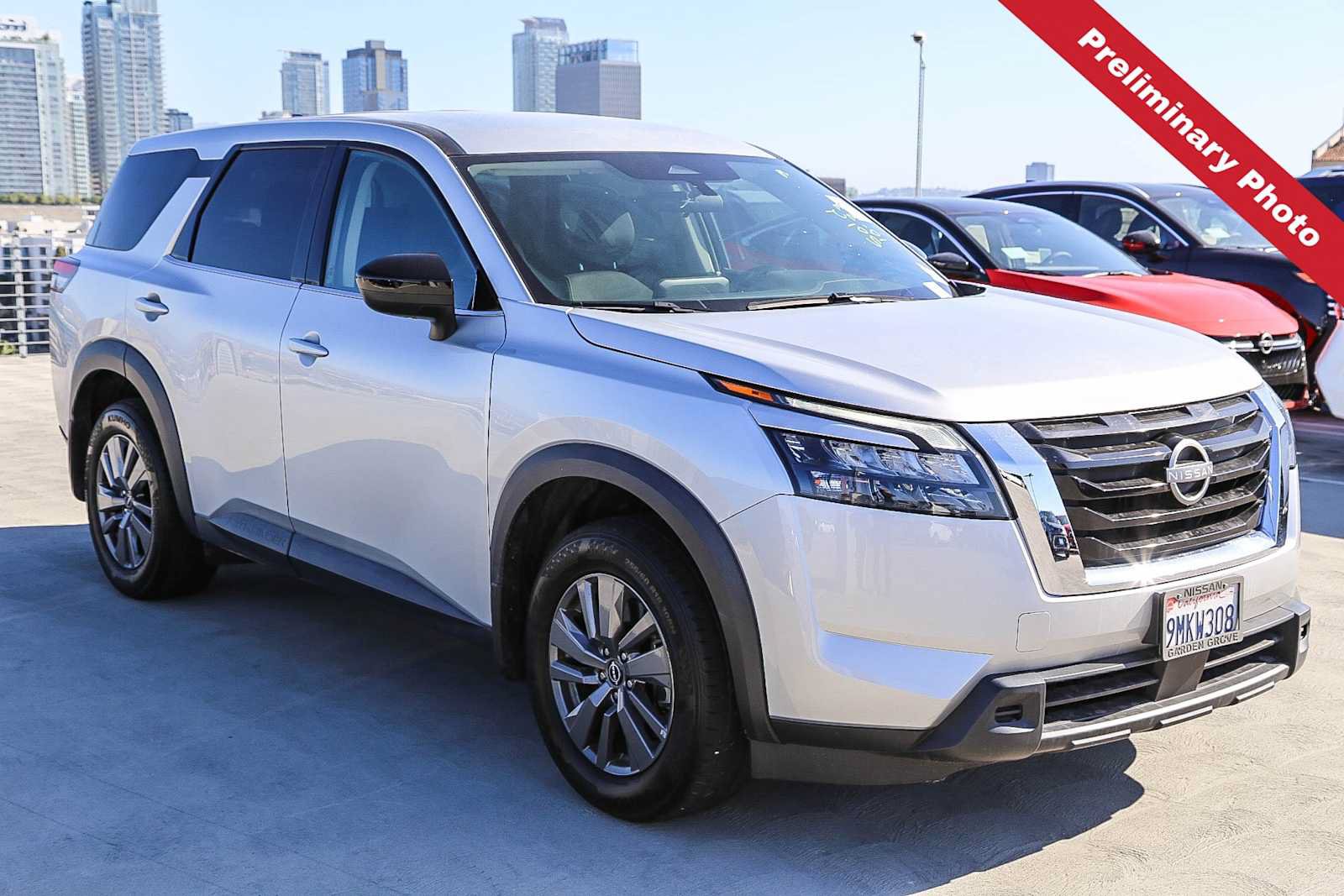Used 2024 Nissan Pathfinder S FWD image 3