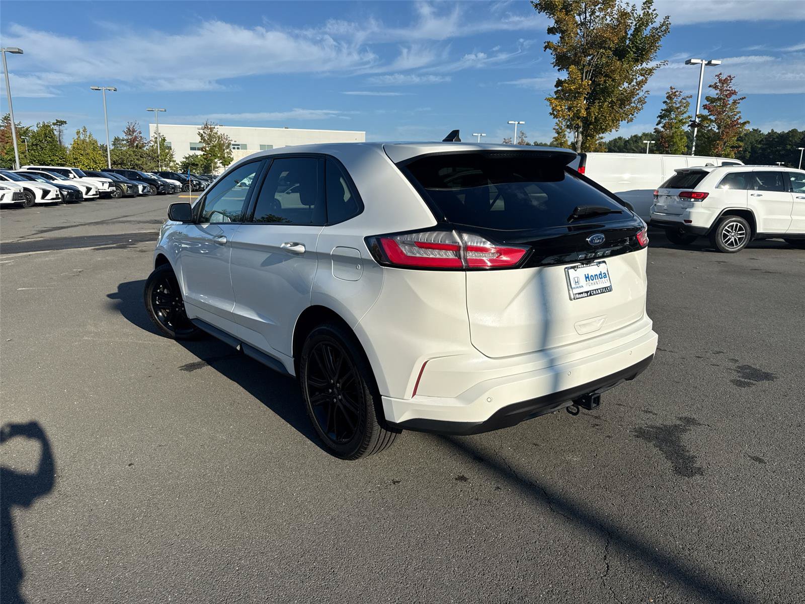 Used 2022 Ford Edge ST-Line w/ Class II Trailer Tow Package AWD/4WD image 10