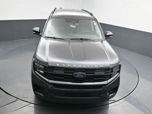 New 2025 Ford Expedition Active image 16