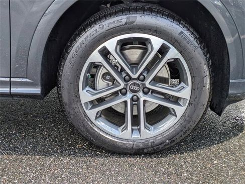 Used 2025 Audi Q5 Premium w/ Convenience Package image 9