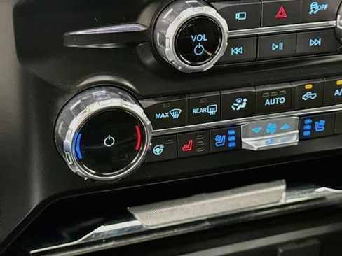 Certified 2025 Ford F250 Lariat AWD/4WD image 21