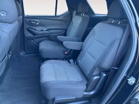 Used 2023 Chevrolet Traverse LT image 13