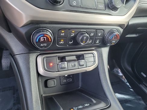 Used 2020 GMC Acadia Denali w/ Trailering Package image 22