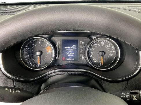Used 2020 Jeep Cherokee Latitude Plus w/ Comfort/Convenience Group FWD image 27