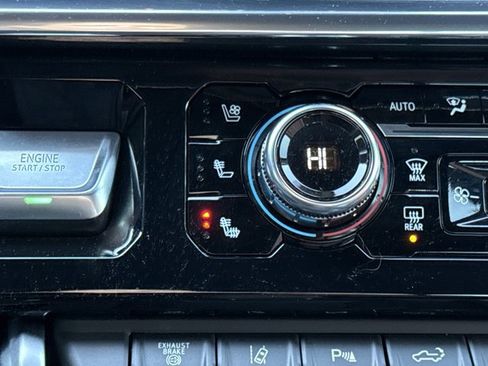 Used 2024 GMC Sierra 3500 Denali Ultimate image 23