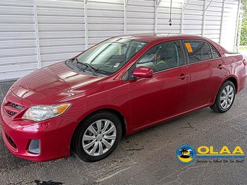 Used 2013 Toyota Corolla LE FWD image 1