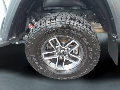 Used 2024 Jeep Gladiator Mojave w/ Technology Group AWD/4WD image 14