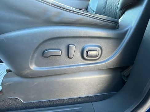 Used 2019 Nissan Titan PRO-4X AWD/4WD image 17