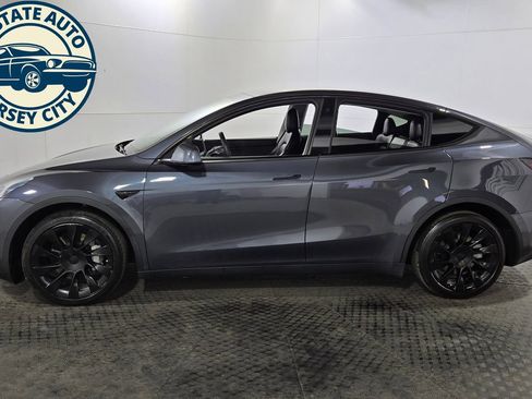Used 2021 Tesla Model Y Long Range AWD/4WD image 4