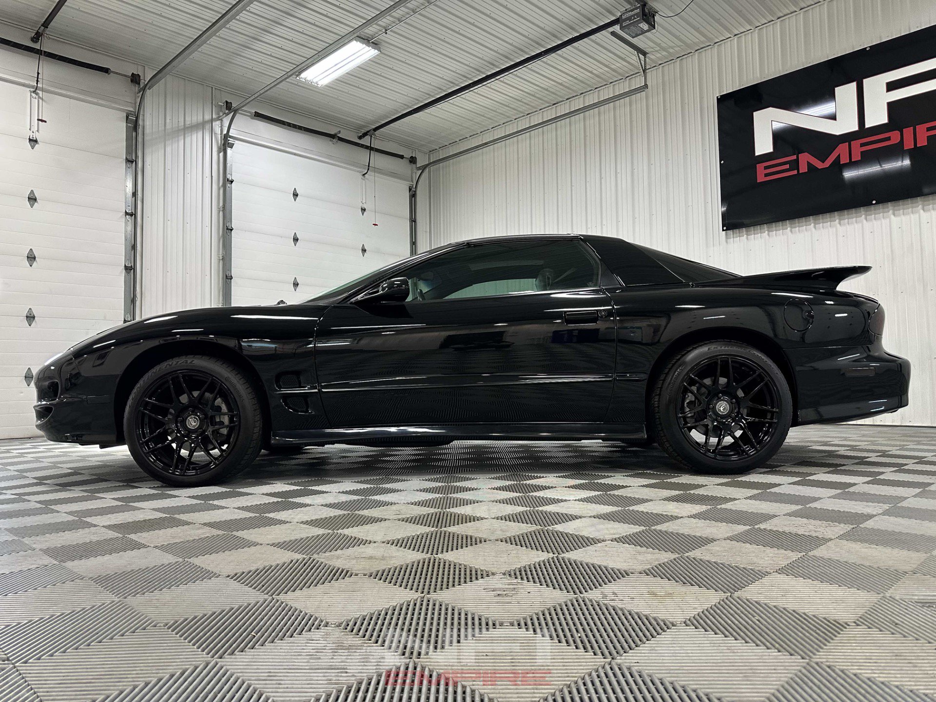 Used 1998 Pontiac Firebird Formula w/ Security Pkg RWD image 11