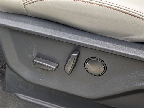 Used 2025 Ford Expedition Active image 20