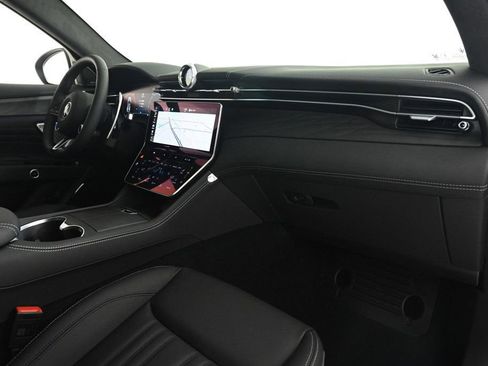 Used 2025 Maserati Grecale GT image 14