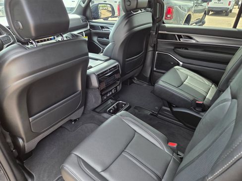 New 2026 Jeep Grand Wagoneer L 4WD image 25