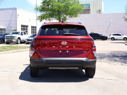 Used 2025 Hyundai Kona SEL image 5