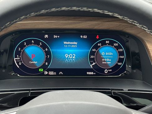 Used 2025 Volkswagen Atlas SE w/ Panoramic Sunroof Package image 24