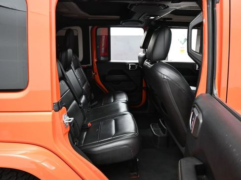 Used 2018 Jeep Wrangler Unlimited Sahara AWD/4WD image 33