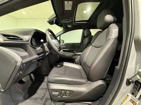Certified 2024 Toyota Sienna XSE AWD/4WD image 13