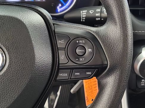 Used 2024 Toyota RAV4 LE AWD/4WD image 25