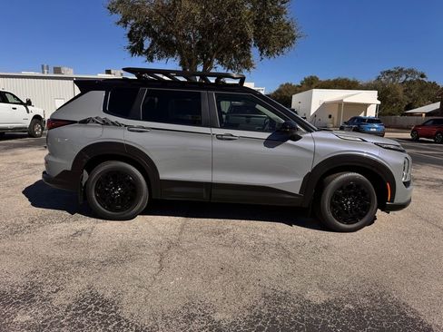 New 2026 Mitsubishi Outlander AWD image 10