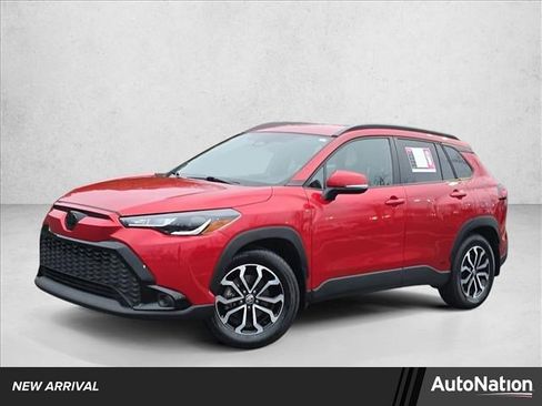 Used 2024 Toyota Corolla Cross SE image 1