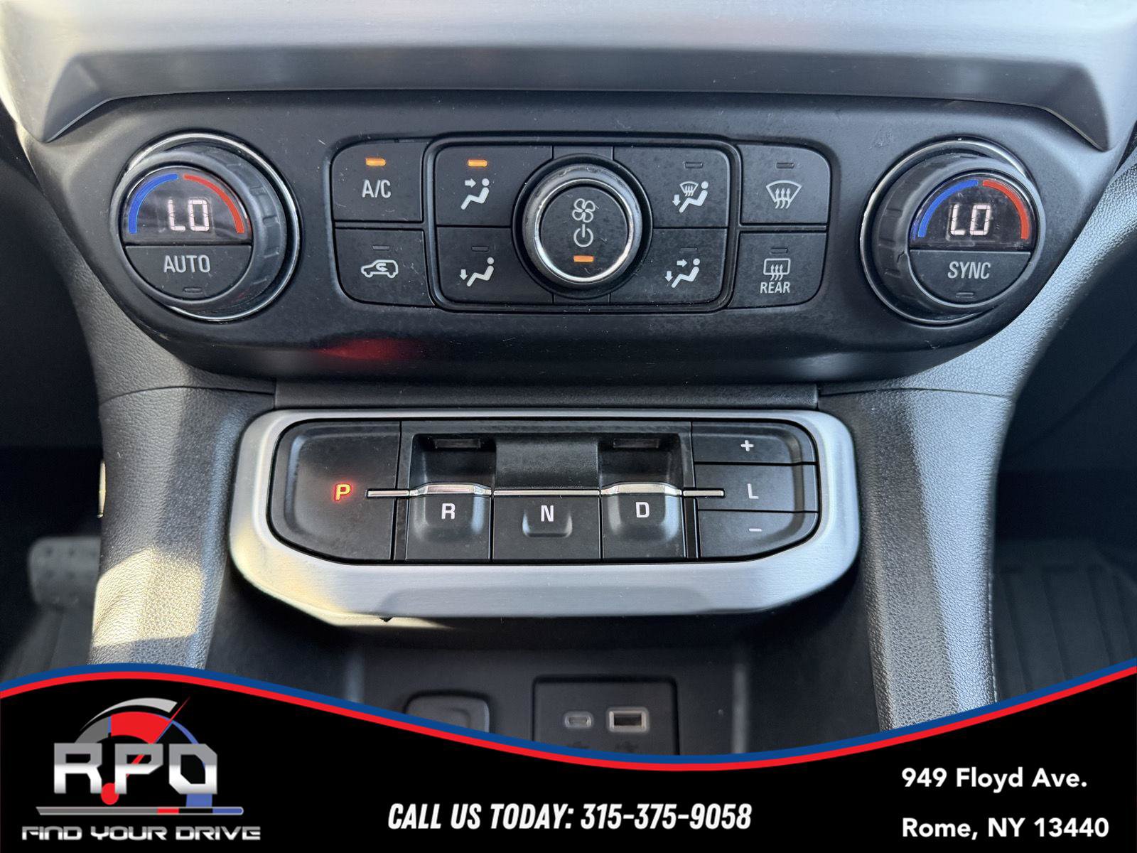 Used 2021 GMC Acadia SLE w/ Driver Convenience Package AWD/4WD image 23