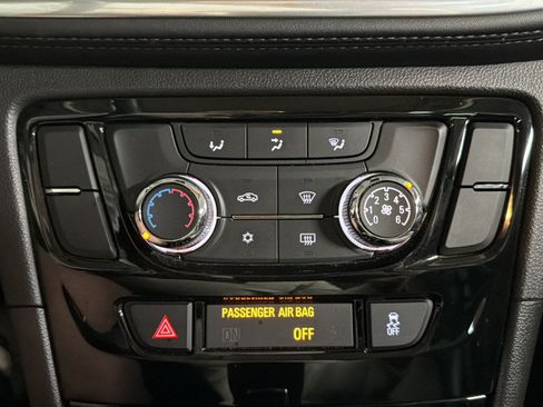 Used 2020 Buick Encore Preferred FWD image 28
