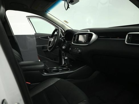 Used 2020 Kia Sorento FWD V6 image 54