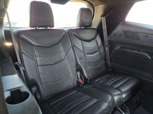 Used 2021 Cadillac XT6 Sport w/ LPO, ONYX Package image 32