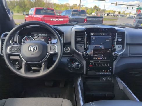 Used 2023 RAM 1500 Big Horn AWD/4WD image 36