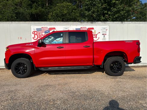 Used 2019 Chevrolet Silverado 1500 Custom Trail Boss w/ Custom Convenience Package AWD/4WD image 6