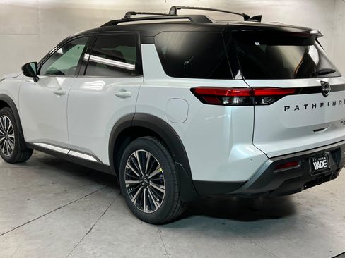 New 2026 Nissan Pathfinder Platinum image 3