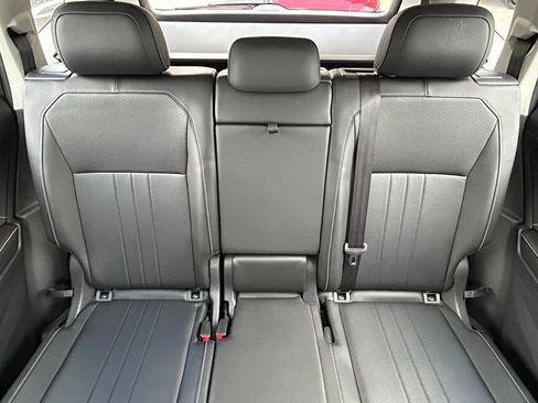 Certified 2023 Volkswagen Tiguan SE w/ Panoramic Sunroof Package FWD image 13