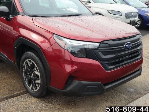 Used 2025 Subaru Forester image 2