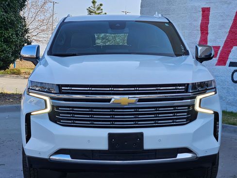 Used 2023 Chevrolet Suburban Premier image 2